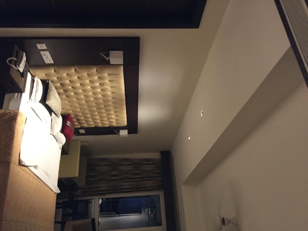 Metropolis Tourist Hotel